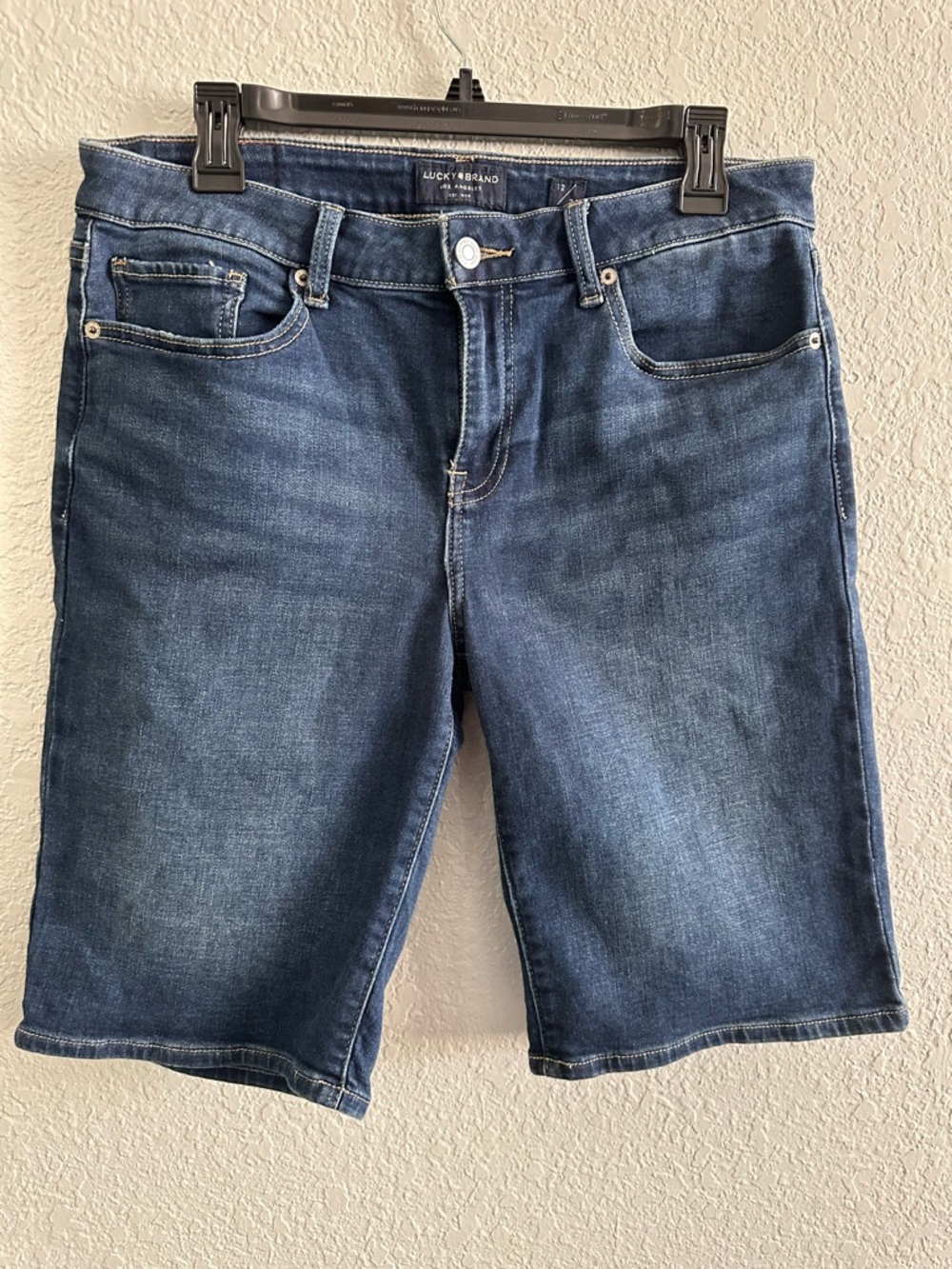Lucky Brand Denim Shorts Women’s Size 12/31 Blue Mid Rise Stretch Bermuda Shorts